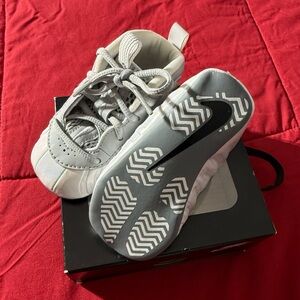 Nike Baby Gray & White Sneakers 4C